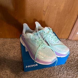 Women's Hoka Clifton9 size 9 color sunlit ocean/lilac mist NEW